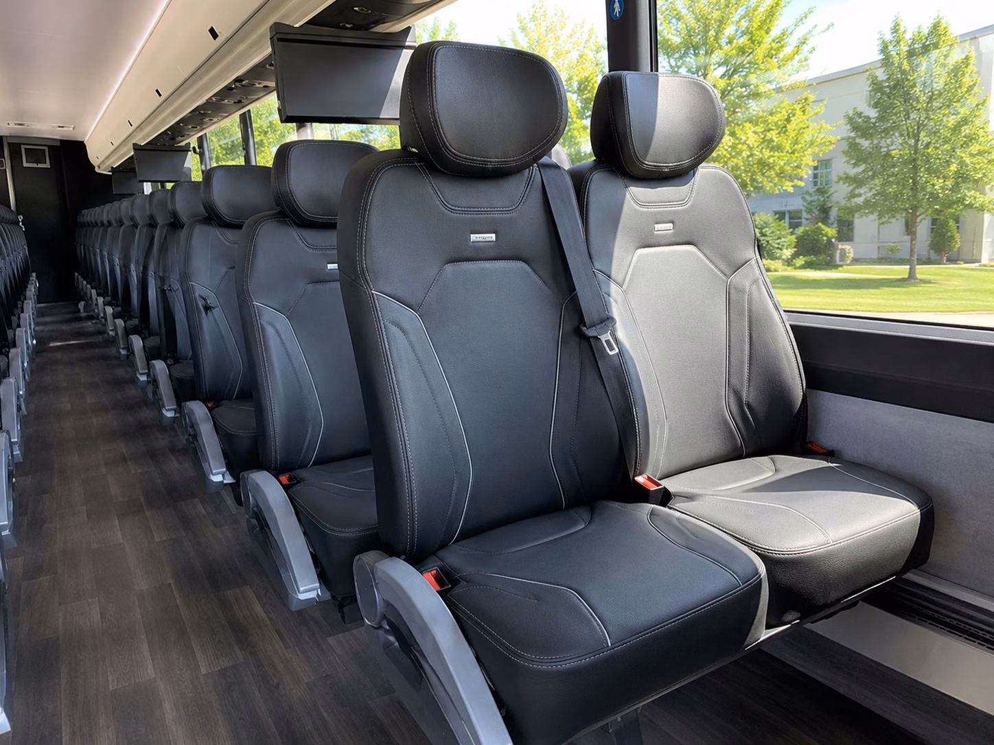 choose the right bus size for your oakland wedding guest count