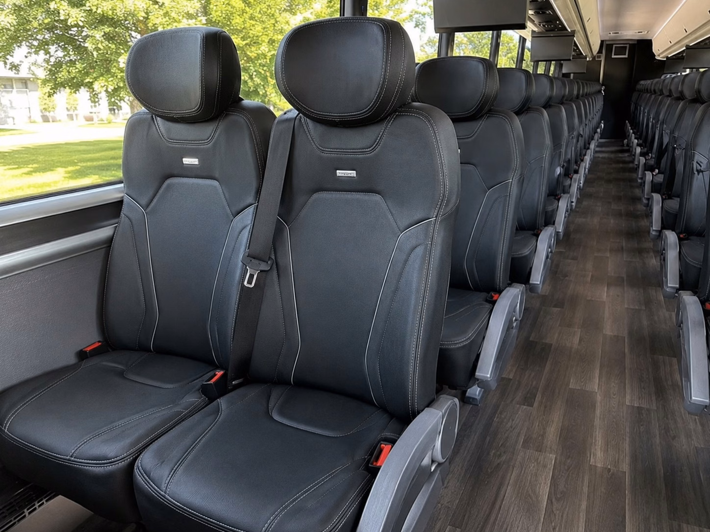 let coachbusoakland com handle airport pickups for out of town wedding guests