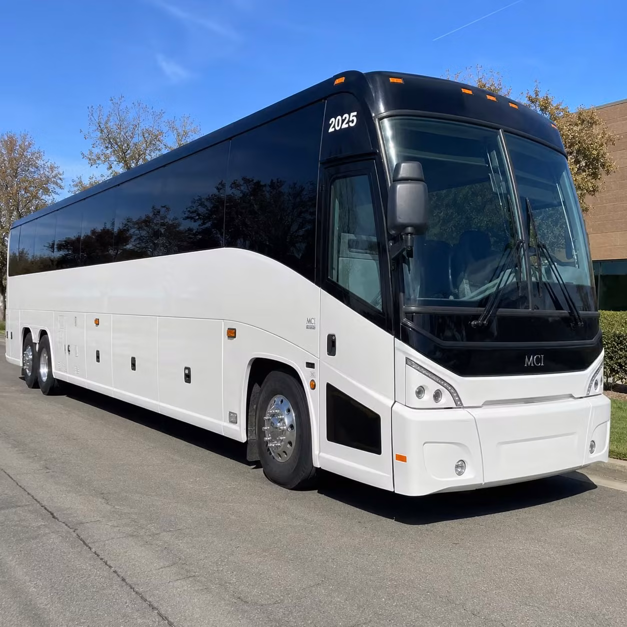 oakland employee shuttle services that keep your team moving