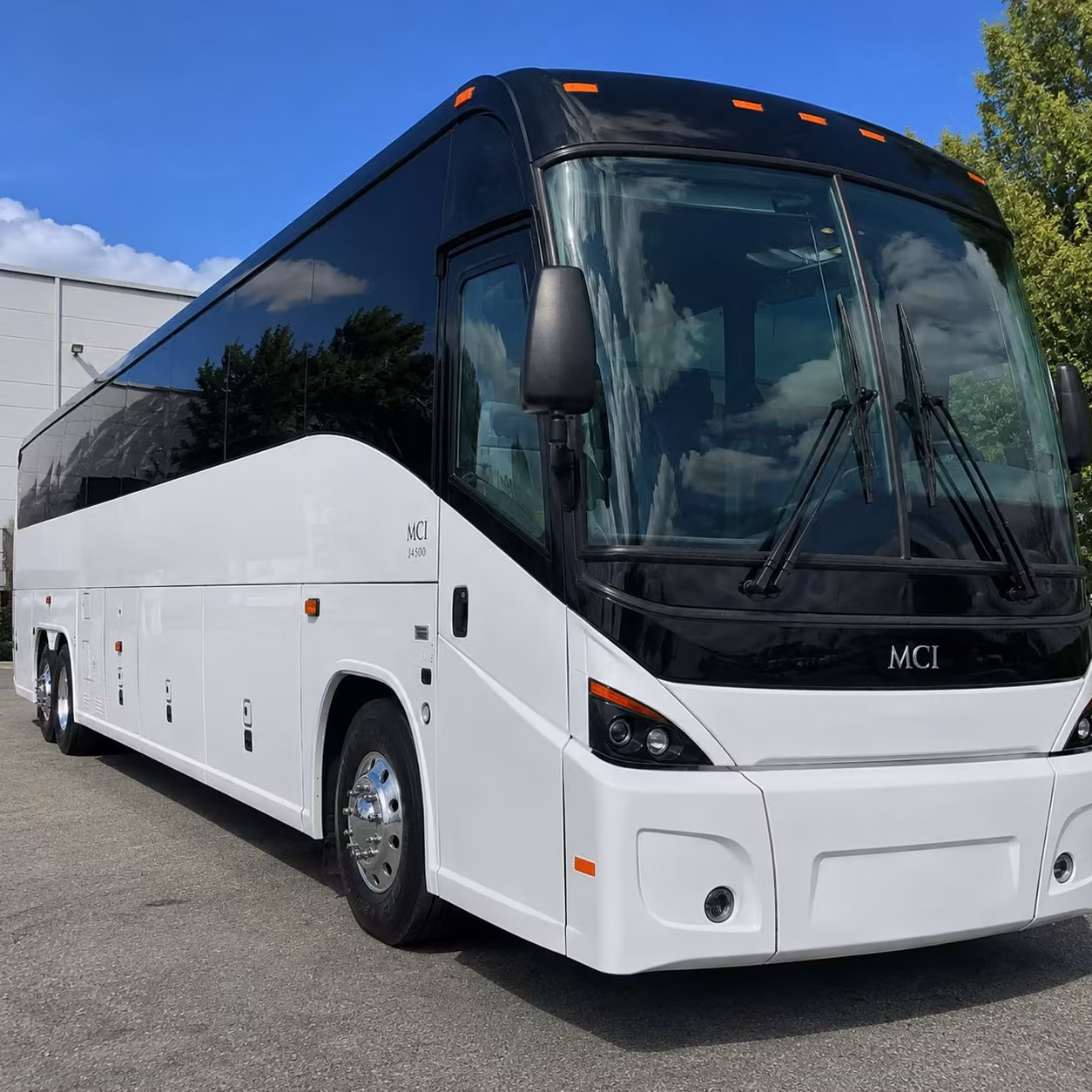 shuttle your oakland workforce to corporate events off sites and team building